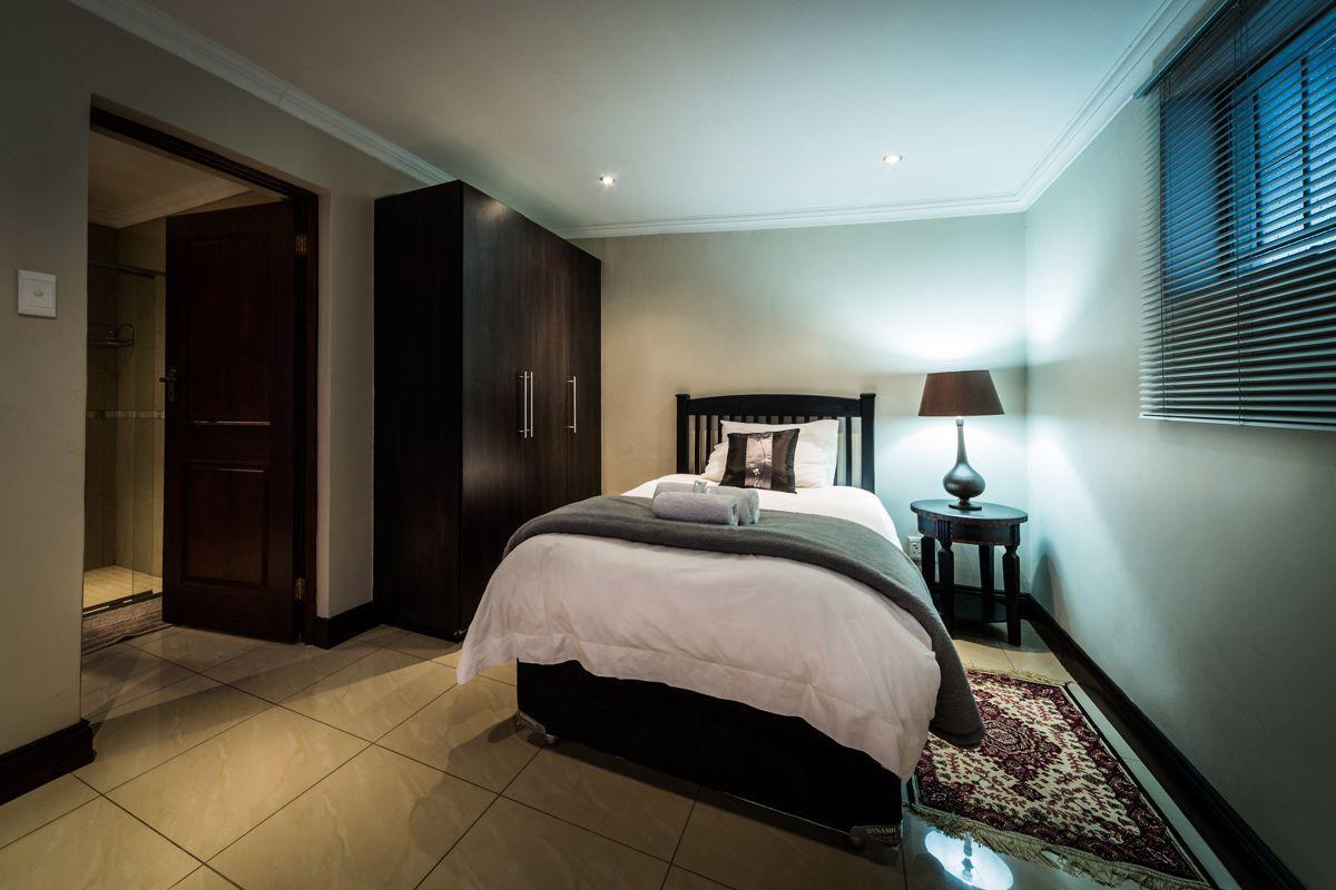 12 On Brecher Pretoria-Noord Extérieur photo