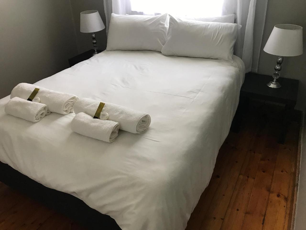 12 On Brecher Pretoria-Noord Extérieur photo