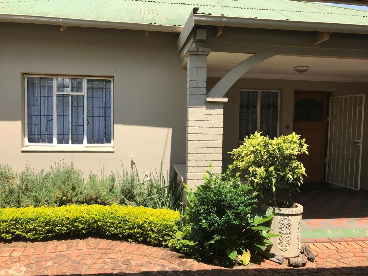 12 On Brecher Pretoria-Noord Extérieur photo